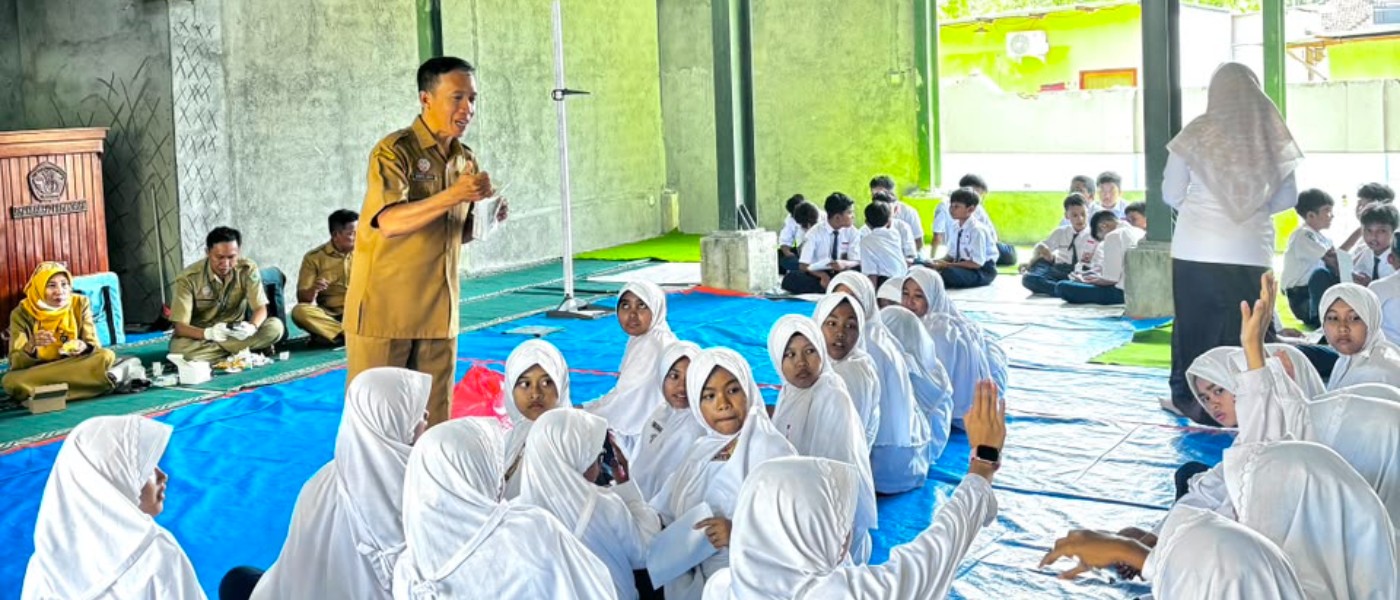 Tingkatkan Derajat Kesehatan Siswa, UPT Puskesmas Teja Gelar Skrining Berkala di SMPN 2 Pamekasan