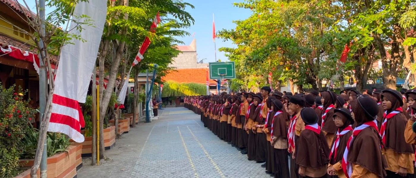 Peringati Hari Pramuka Ke-65, SMPN 2 Pamekasan Gelar Apel Khidmat